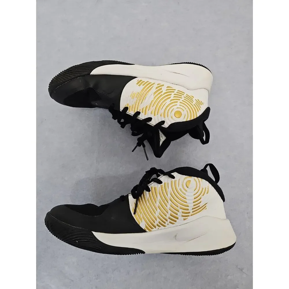 Nike Boys Team Hustle D 9 Black White Basketball Shoes Sneakers 6Y Gym Athletic